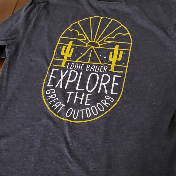 Small Eddie Bauer Tshirt - Picture 1 of 3